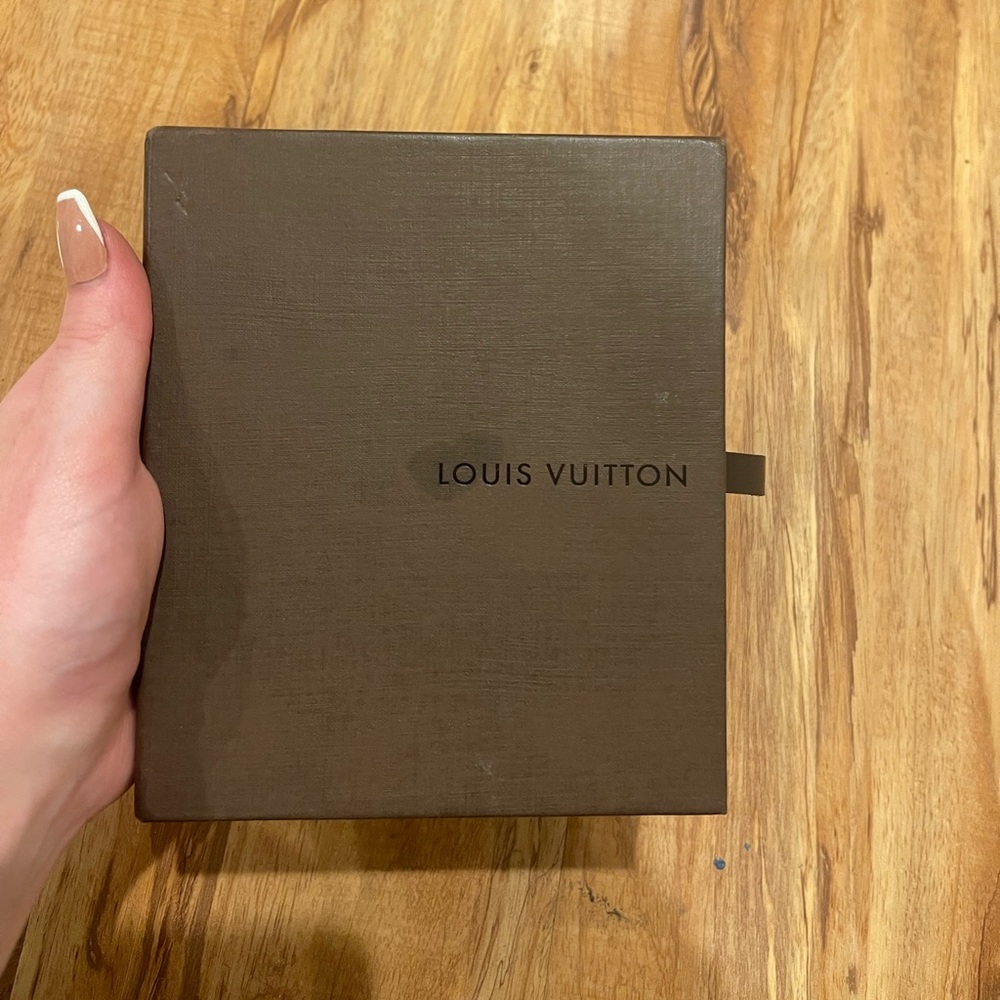 Louis Vuitton box